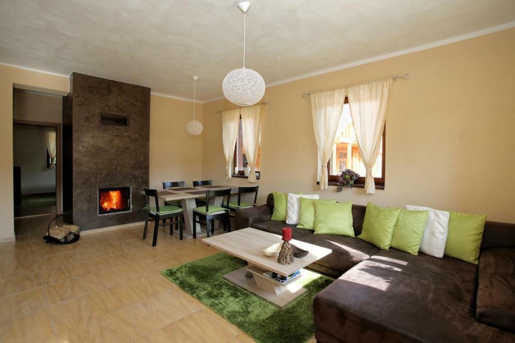 Bystra Apartments Deer And Wolf Bagian luar foto